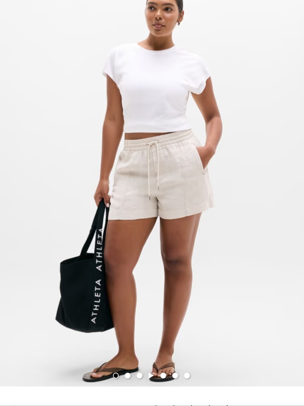 Athleta Retreat Linen Mid Rise 4" Short EUC
